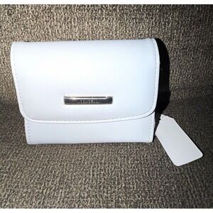 Moda Bella White Solid Bifold Women's Wallet Snap Closure Zipper Coin Pocket